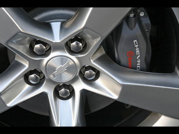 2011-Chevrolet-Camaro-Wheel-Closeup-1280x960.jpg